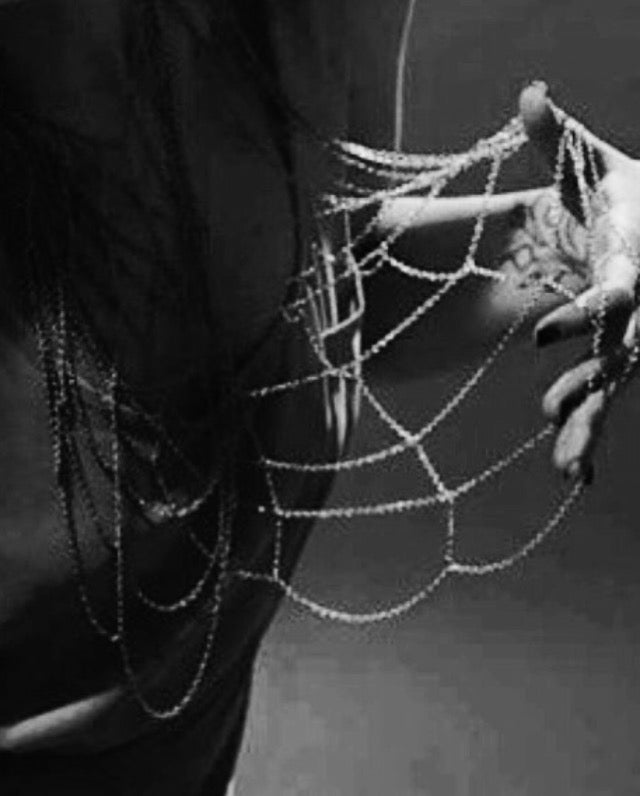 Webbed Chain Necklace