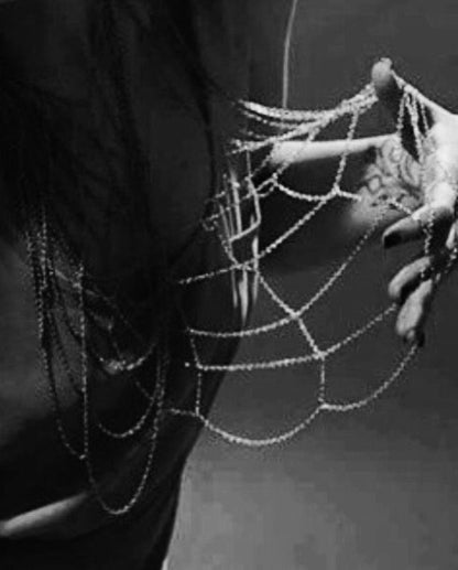 Webbed Chain Necklace